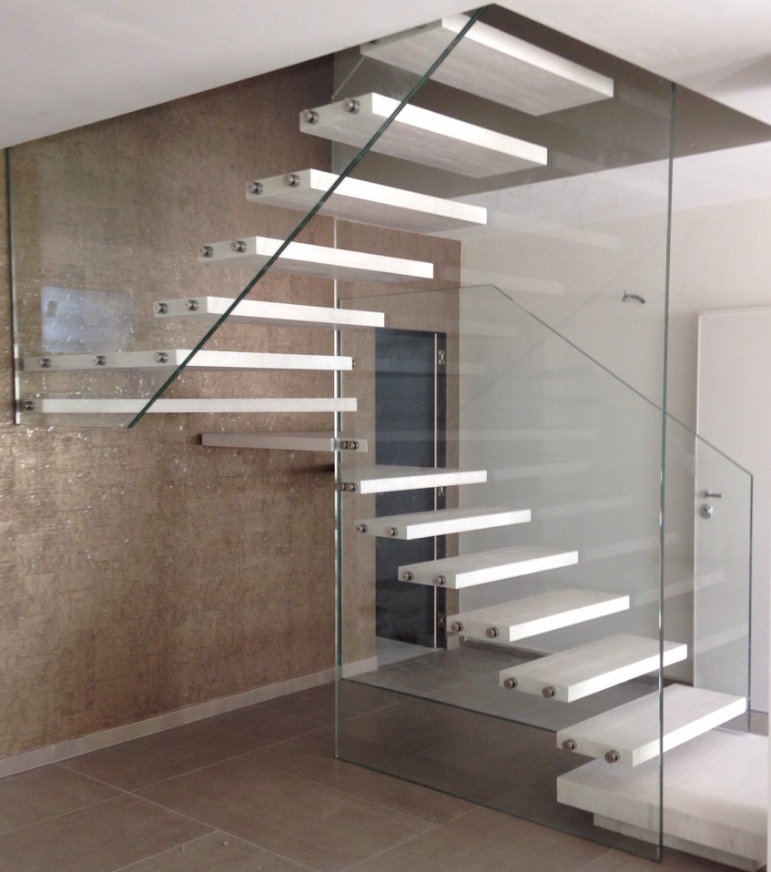 Cantilever stairs with structural glass railing