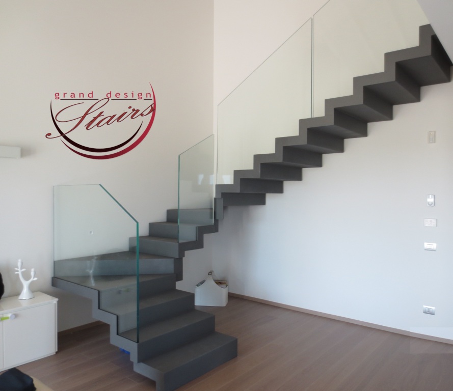 Zig Zag Steel Staircase Glass railing