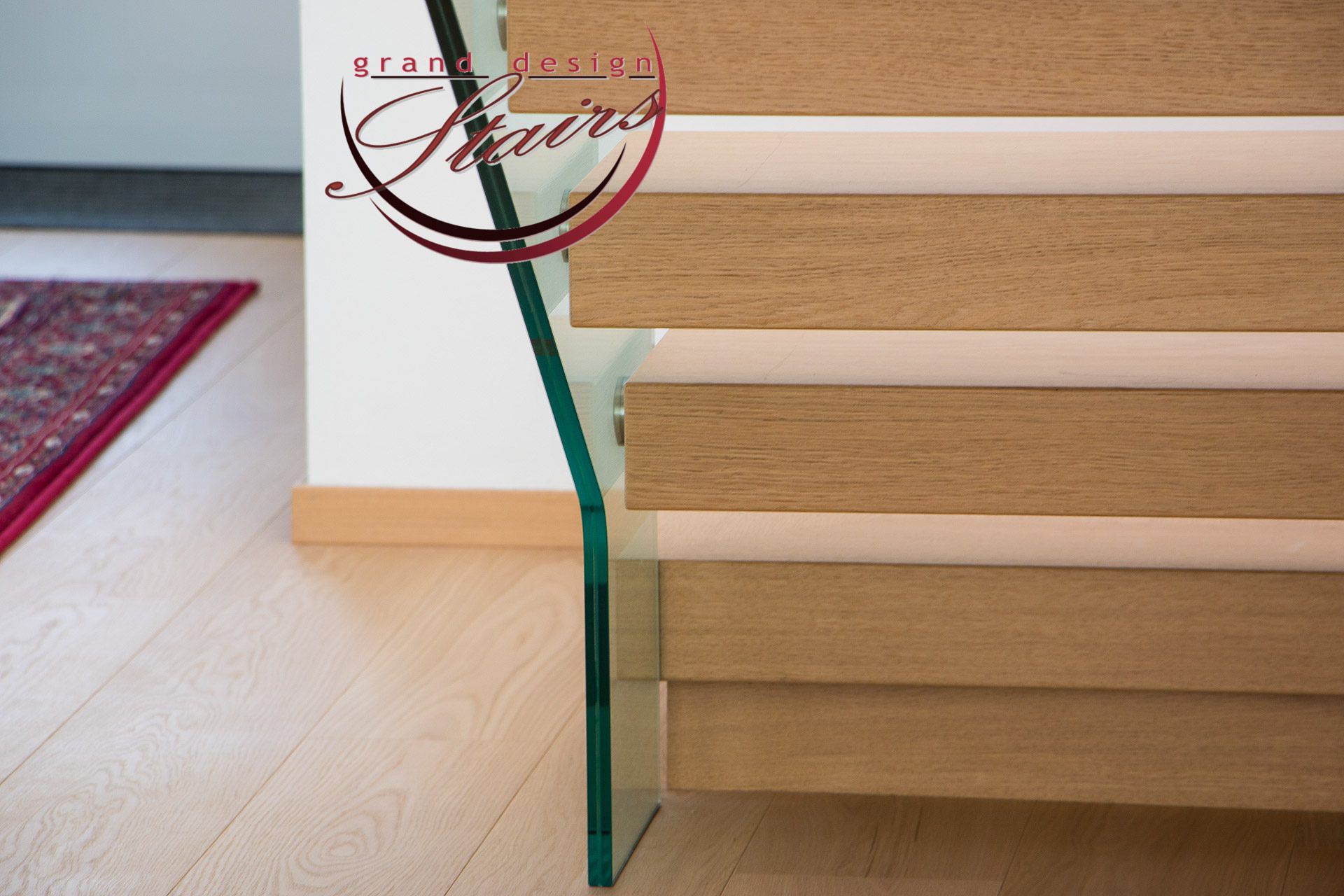 Oak cantilever treads close up