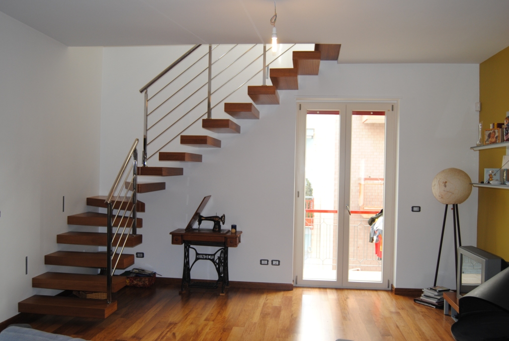oak cantilever staircase