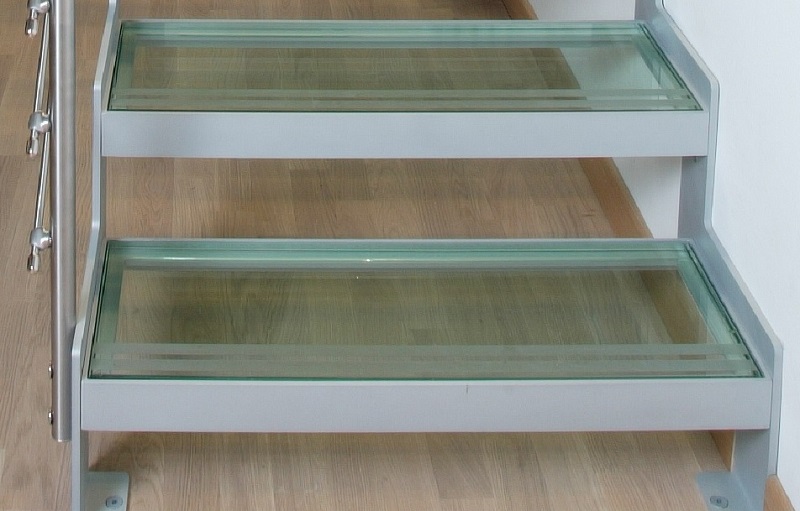 anti slip frosted strips on glass treads Are glass staircases safe?