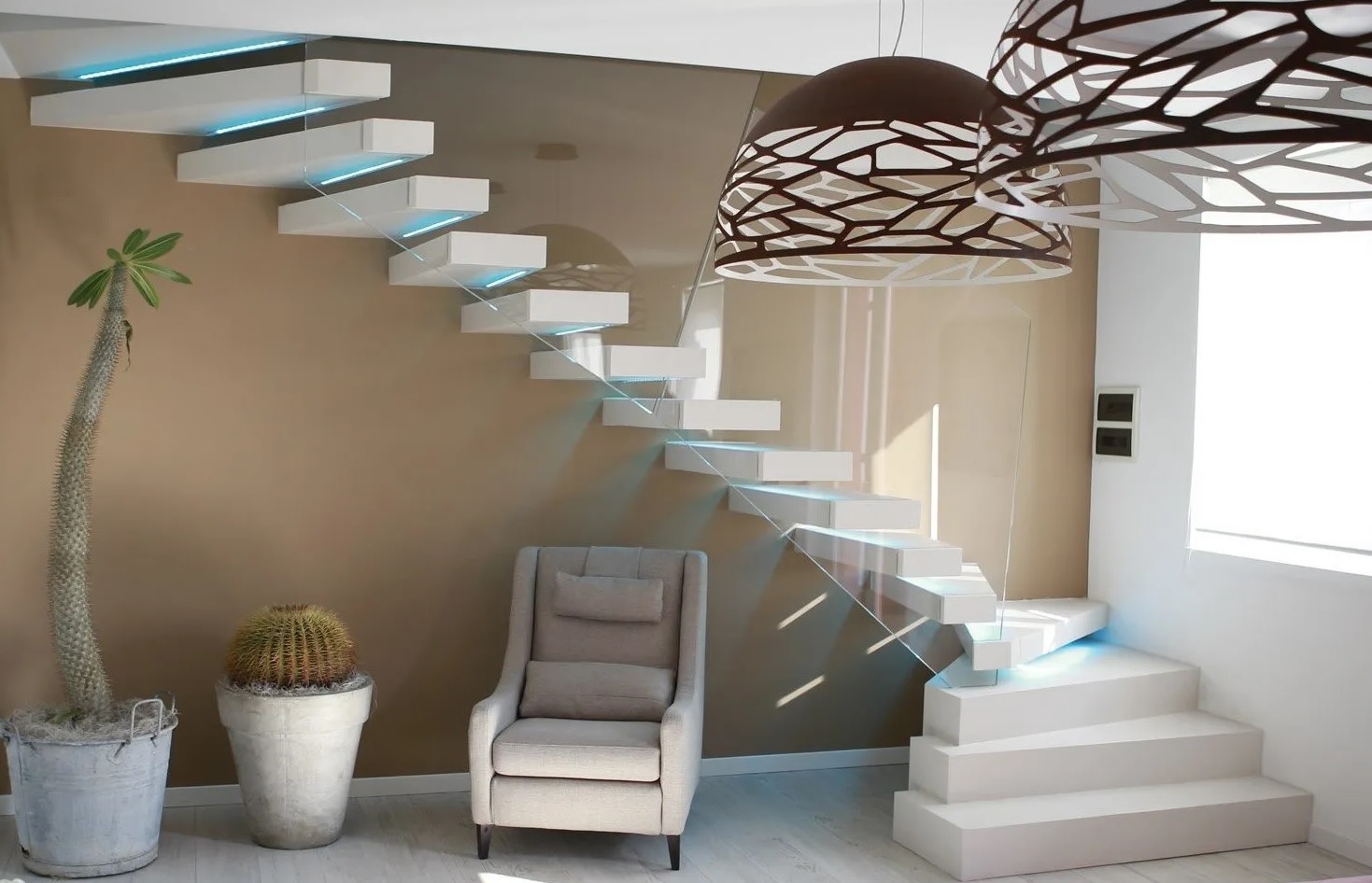 Simple modern house with an amazing floating stairs - Architecture