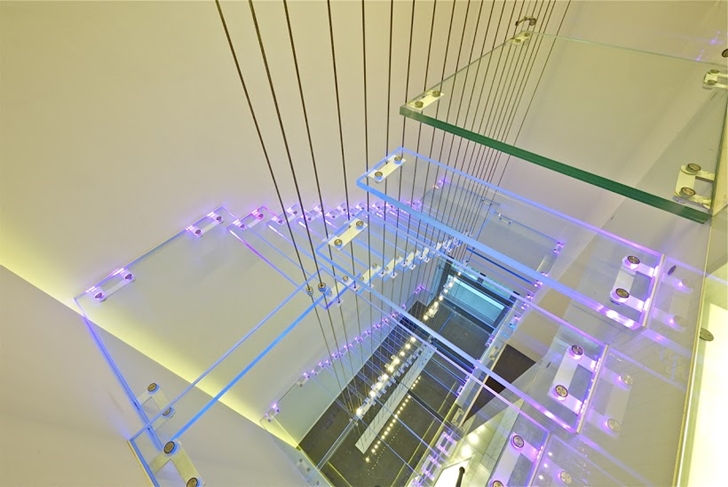 floating glass stairs design