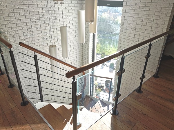 steel and glass balustrade